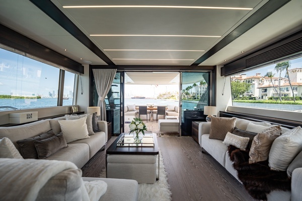 2025 Sunseeker 76