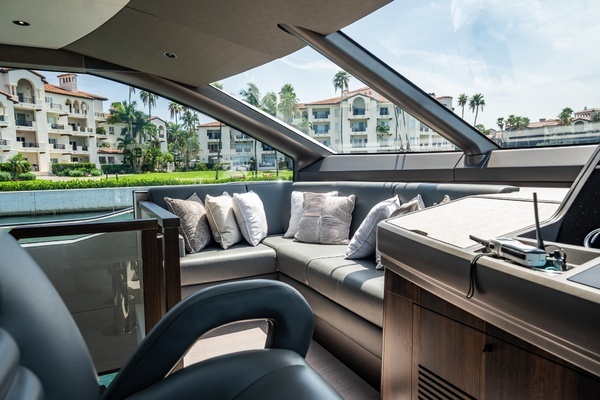 2025 Sunseeker 76