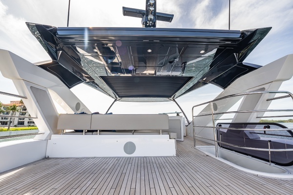 2025 Sunseeker 76