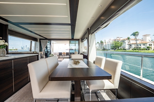 2025 Sunseeker 76