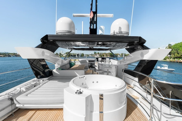 2024 Sunseeker 95