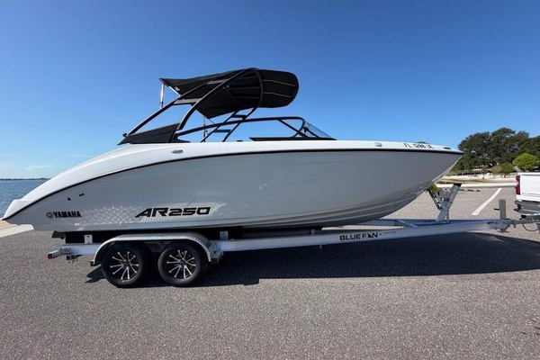 24ft Yamaha Boats Yacht For Sale