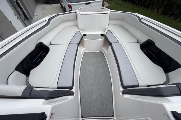 24ft Yamaha Boats Yacht For Sale