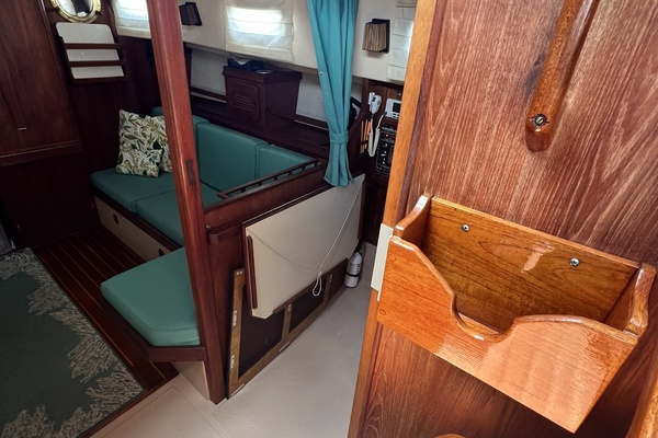 Lazy Susan 31ft Island Packet Yacht For Sale