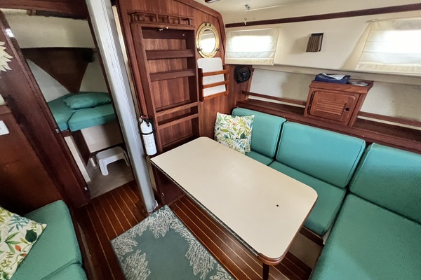 Lazy Susan 31ft Island Packet Yacht For Sale