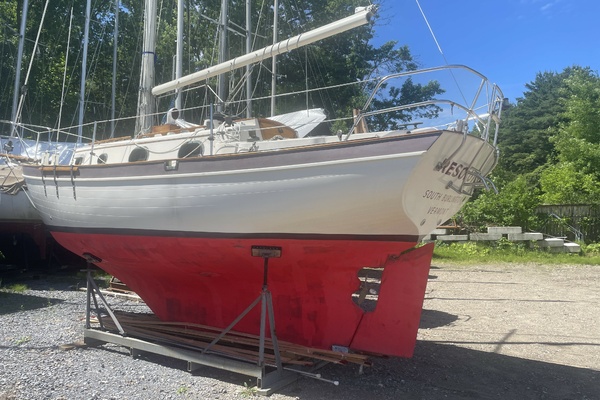 RESOLUTE 27ft Pacific Seacraft Yacht For Sale