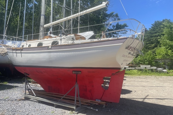 RESOLUTE 27ft Pacific Seacraft Yacht For Sale