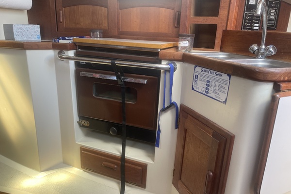RESOLUTE 27ft Pacific Seacraft Yacht For Sale