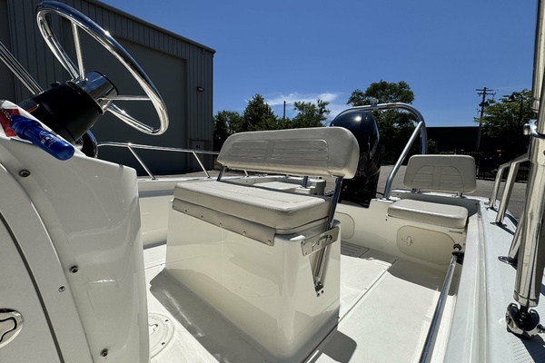 17ft Boston Whaler Yacht For Sale