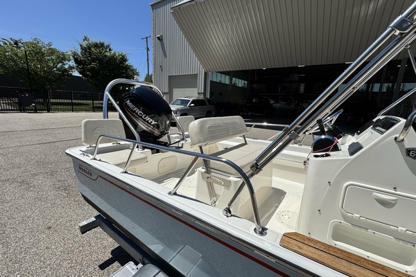 17ft Boston Whaler Yacht For Sale