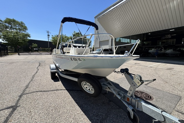 17ft Boston Whaler Yacht For Sale
