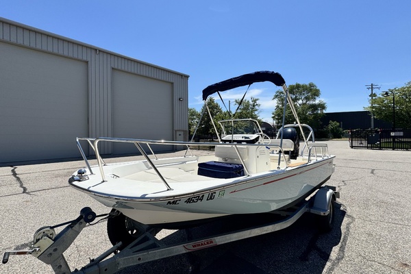 17ft Boston Whaler Yacht For Sale