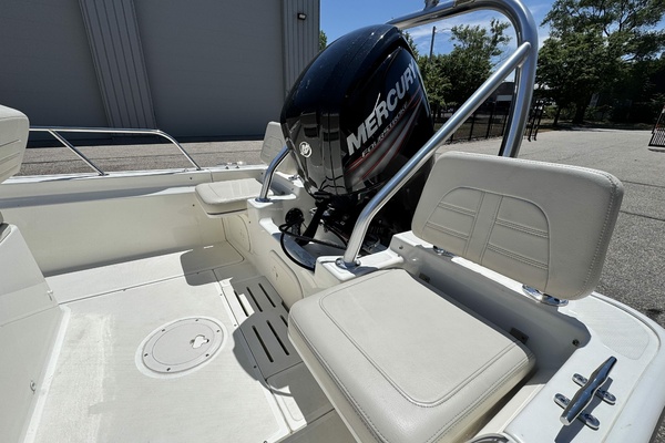 17ft Boston Whaler Yacht For Sale