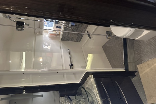 2018 Sea Ray 65