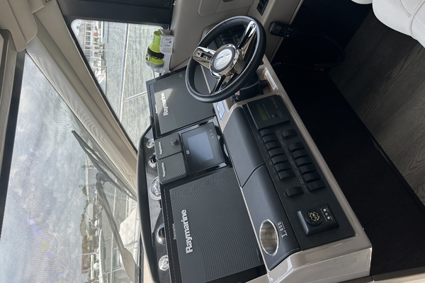 2018 Sea Ray 65