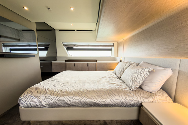 2025 Azimut 55