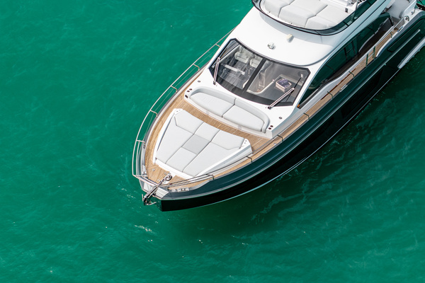 2025 Azimut 55