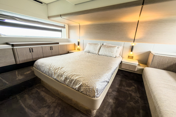 2025 Azimut 55