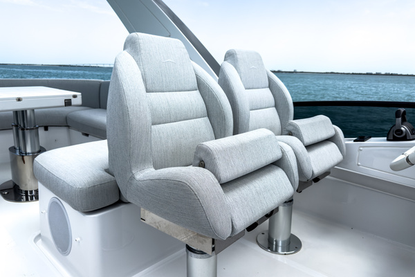 2025 Azimut 55