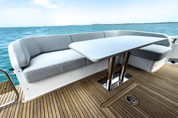 2025 Azimut 55