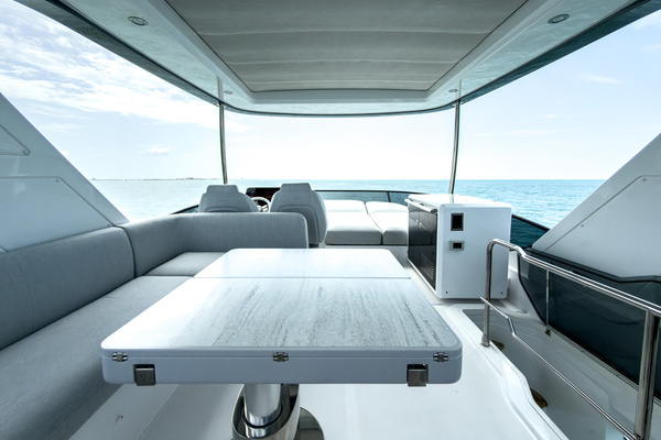 2025 Azimut 55