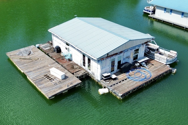49-ft-Custom-2000-22 x 30 Floating Cabin - Approx 660sqft- Norris Lake Tennessee United States  yacht for sale