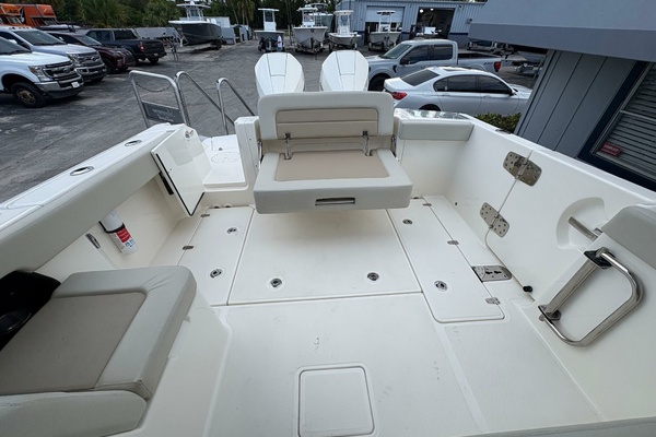 28ft Boston Whaler Yacht For Sale