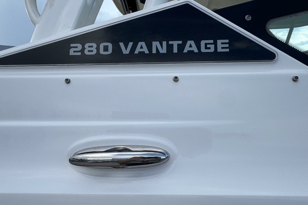 28ft Boston Whaler Yacht For Sale