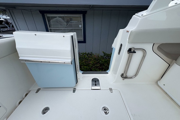 28ft Boston Whaler Yacht For Sale
