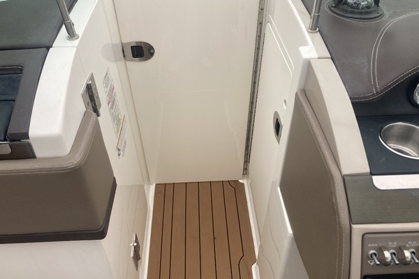27ft Sea Ray Yacht For Sale