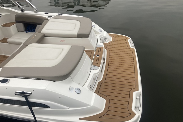 27ft Sea Ray Yacht For Sale