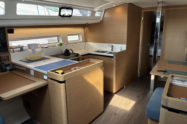 Jeanneau Sun Odyssey 440 Yacht For Sale