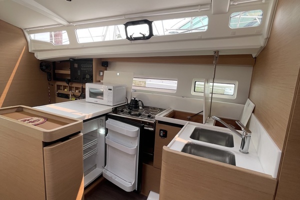 Jeanneau Sun Odyssey 440 Yacht For Sale