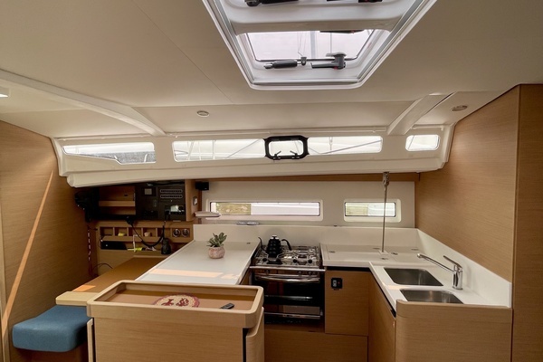 Jeanneau Sun Odyssey 440 Yacht For Sale