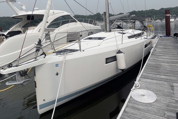 44ft Jeanneau Yacht For Sale