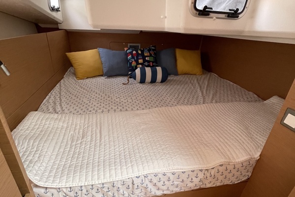 Jeanneau Sun Odyssey 440 Yacht For Sale