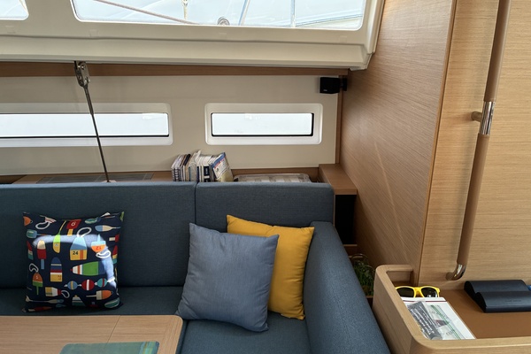 44ft Jeanneau Yacht For Sale