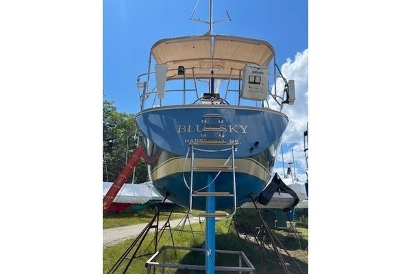 40-ft-Sabre-2000-402-Blue Sky Harpswell Maine United States  yacht for sale