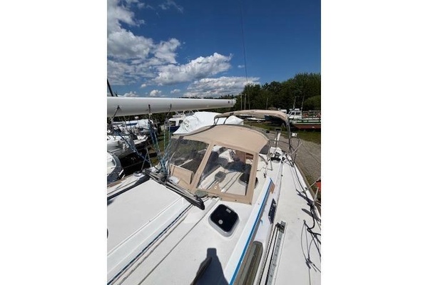 Blue Sky 40ft Sabre Yacht For Sale