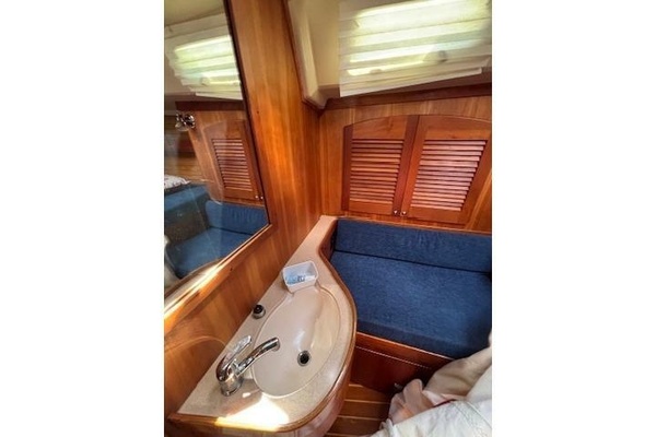 Blue Sky 40ft Sabre Yacht For Sale