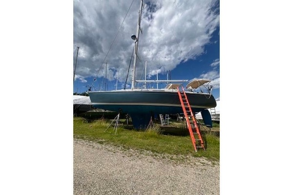 Blue Sky 40ft Sabre Yacht For Sale