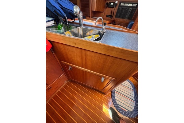Blue Sky 40ft Sabre Yacht For Sale