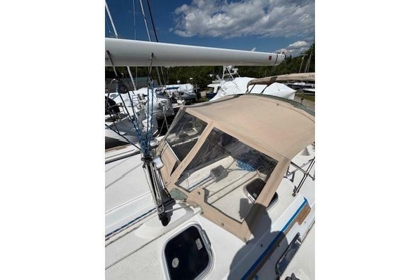 Blue Sky 40ft Sabre Yacht For Sale
