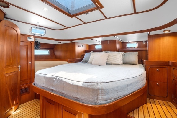 Hylas 54 Yacht For Sale
