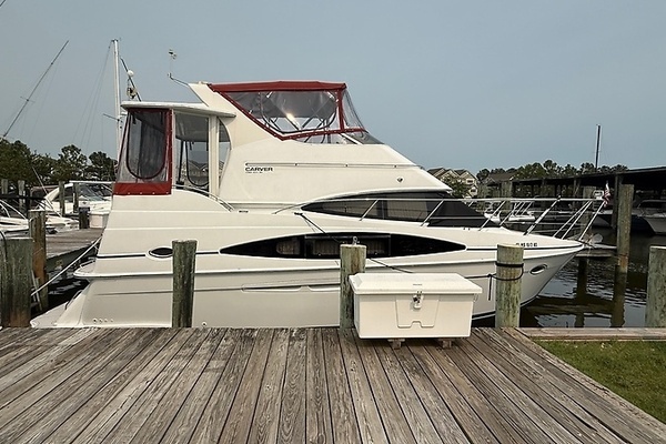 Photo of the 2003 Carver 366 Motor Yacht