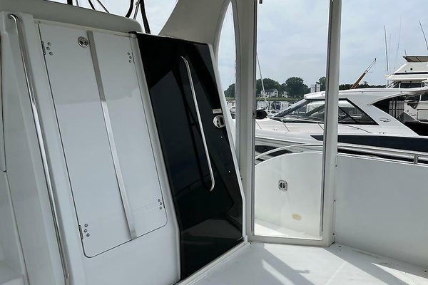 Photo of the 2003 Carver 366 Motor Yacht