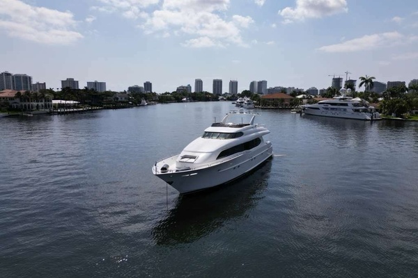 94ft Lazzara Yachts Yacht For Sale