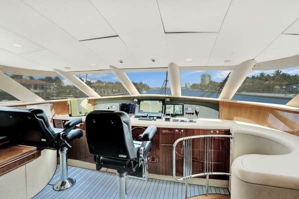 94ft Lazzara Yachts Yacht For Sale