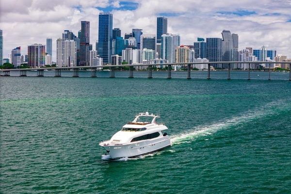 94ft Lazzara Yachts Yacht For Sale