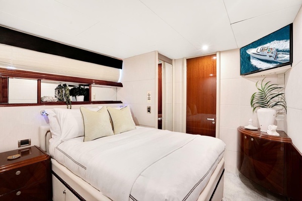 94ft Lazzara Yachts Yacht For Sale
